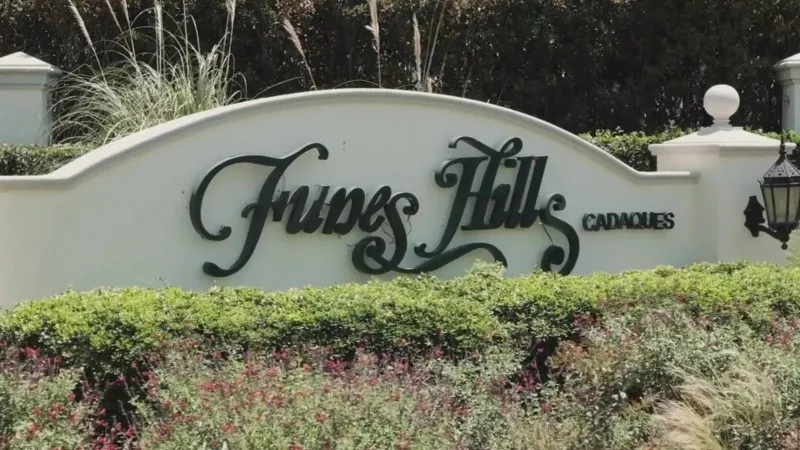 funes_hills_cadaques.jpg_1070541448