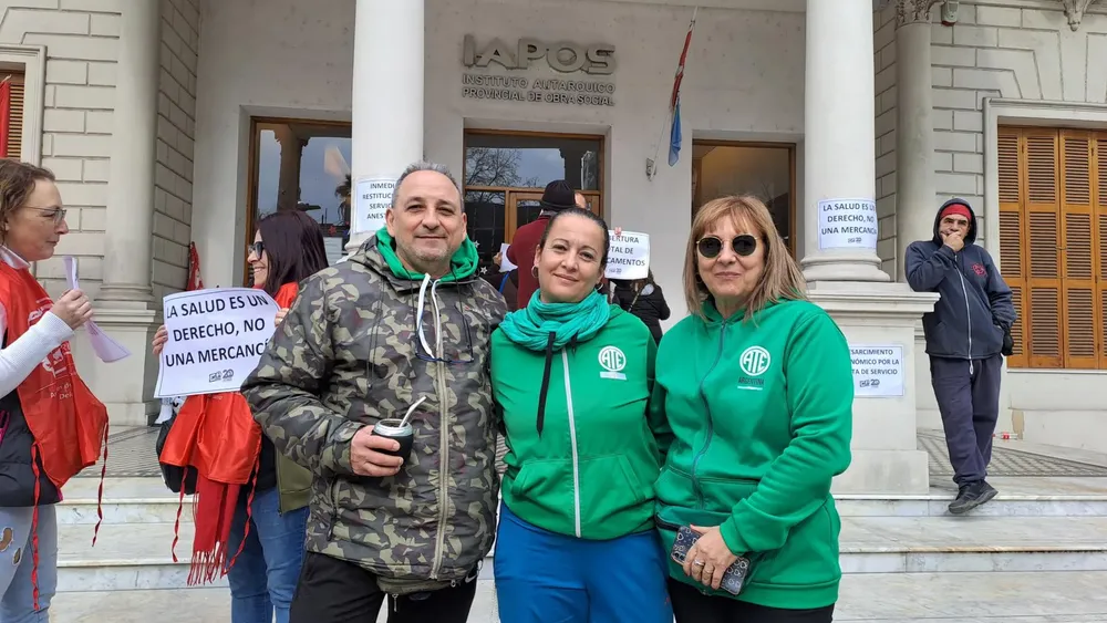 2027-07-19-_IAPOS_celular_exterior__4_