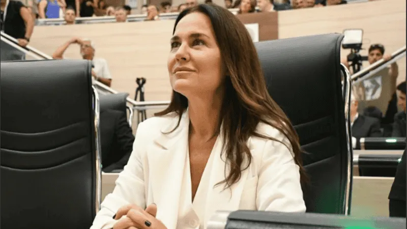 anita_martinez_crop1762973113936.png_1756841869