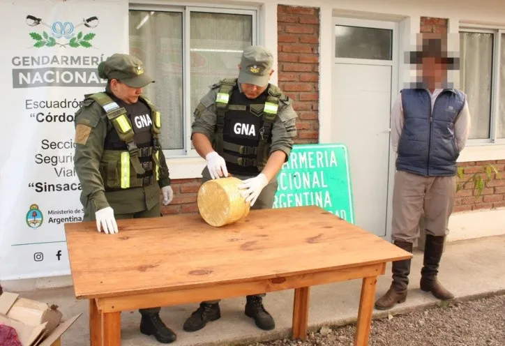 narcotrxfico__entrega_vigilada__detectaron_cocaxna_dentro_de_una_encomienda_3.jpeg_140025018
