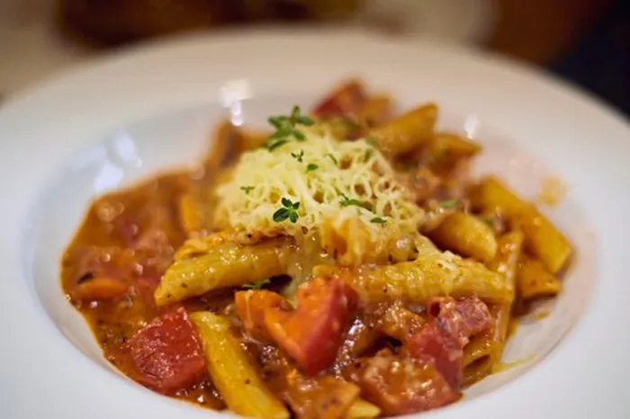 pasta-con-chorizo-y-tomate-casero