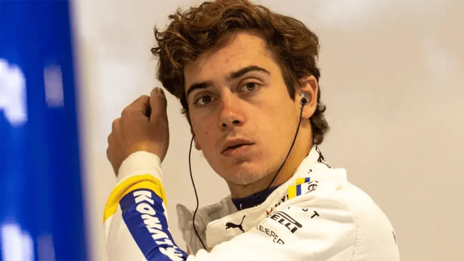 colapinto_-6-.png_1480801792