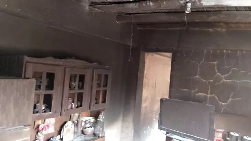 Incendio-que-la-dejo-con-lo-puesto