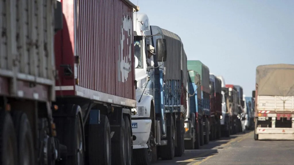 Camioneros-ingreso-gran-rosario-1024x576