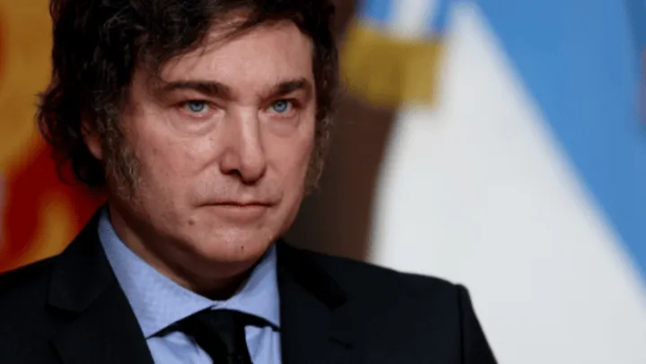 javier_milei_le_contestx_a_victoria_villarruel_en_torno_a_la_polxmica_sobre_cuxnto_gana.png_1337045022