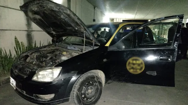 el-taxi-baleado-anoche-barrio-abasto-fuentes-del-sector-confirmaron-que-tenia-la-licencia-suspendida-la-semana-pasada