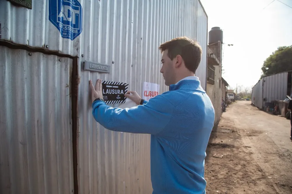 90eb5b23-62d2-4f43-9876-8d2f721c4392