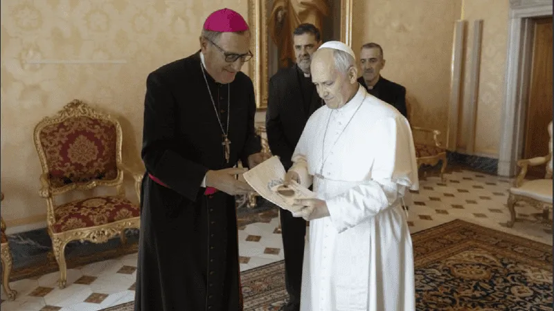 papa_y_monsexor_1.png_1756841869