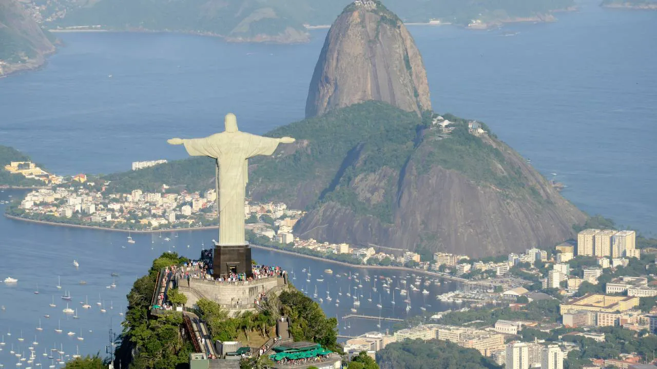 Cristo-Redentor-y-Pan-de-Azucar_Rio-de-Janeiro_Foto-Alexandre-Macieira_Riotur-1