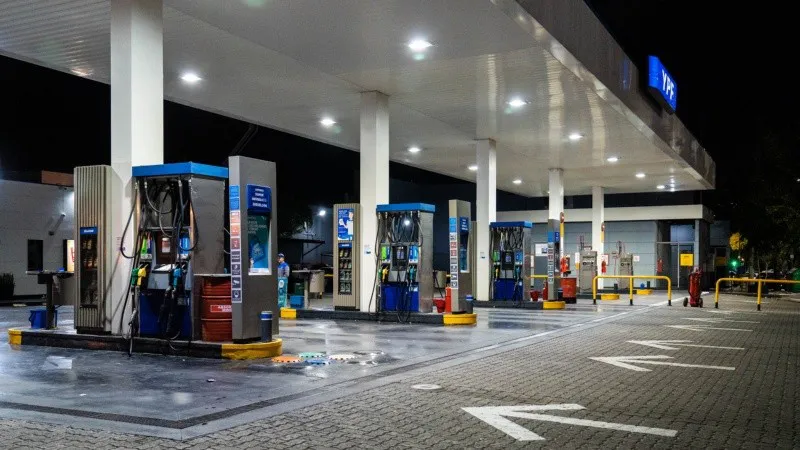 estacion_de_noche.jpg_1756841869