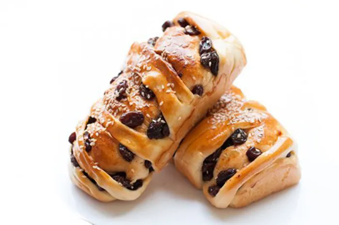 bollos-de-canela-y-pasas