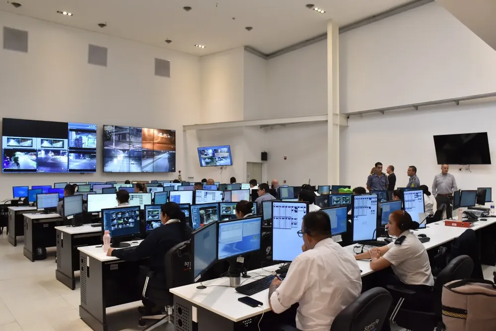 7f266c58-37f6-4bc2-95f4-4aaeca5d9730