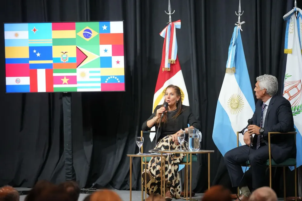 9817e7bd-9b23-45d2-9e76-36a1a300b9f3