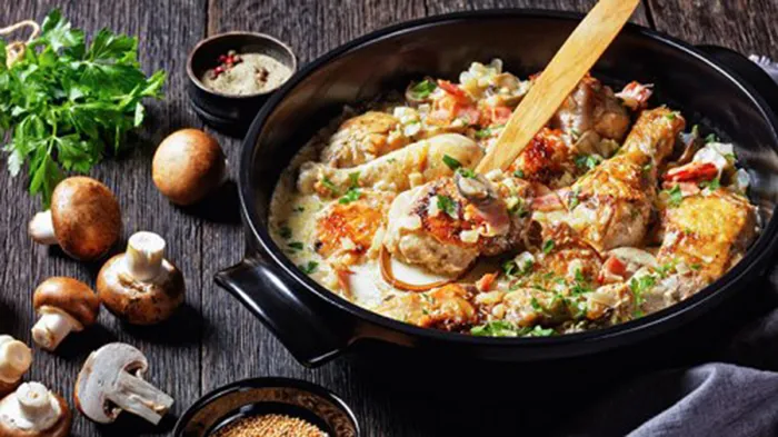 pollo-en-salsa-de-vino-con-champinones